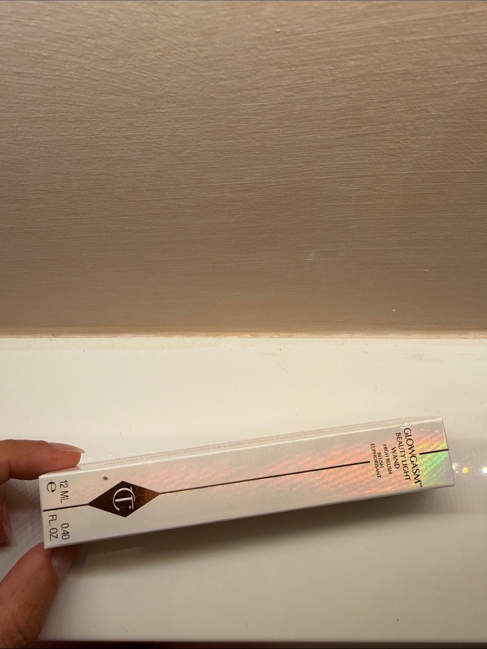 Charlotte Tilbury Glowgasm Beauty Light Wand - Iridescent White-Pink